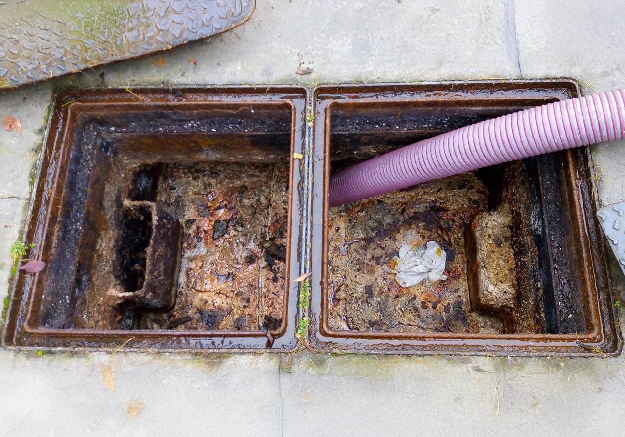 Bac à graisse : indispensable pour protéger votre réseau